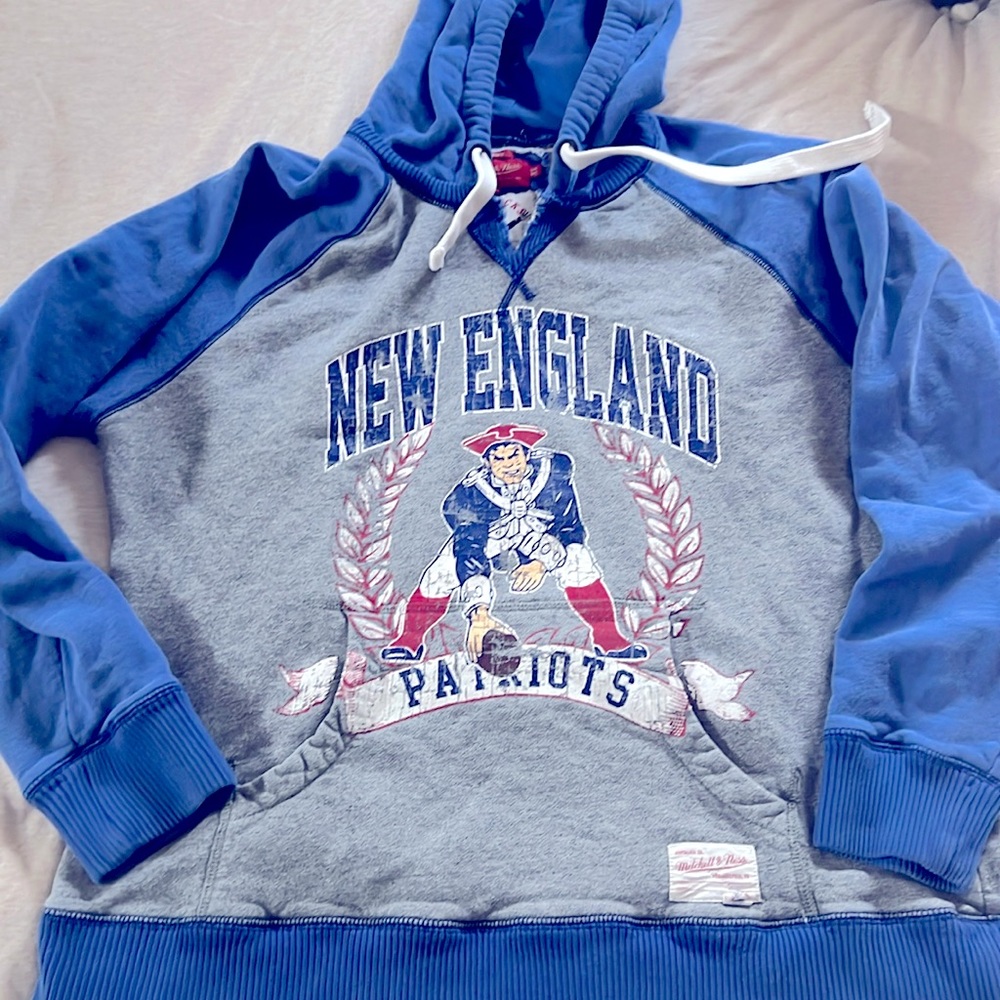 MITCHELL & NESS New England Patriots Throwback Hoodie Women’s XL 2011